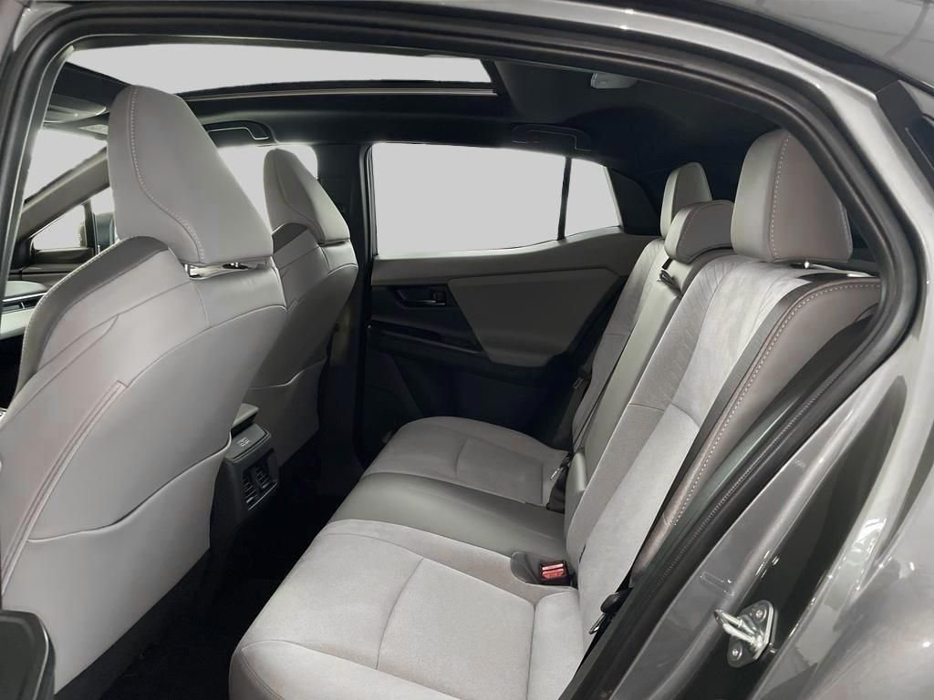 Foto 1 - C-HR+ 77kWh AWD Lounge, *Sky & Sound Paket, Mineral Metallic/ Black