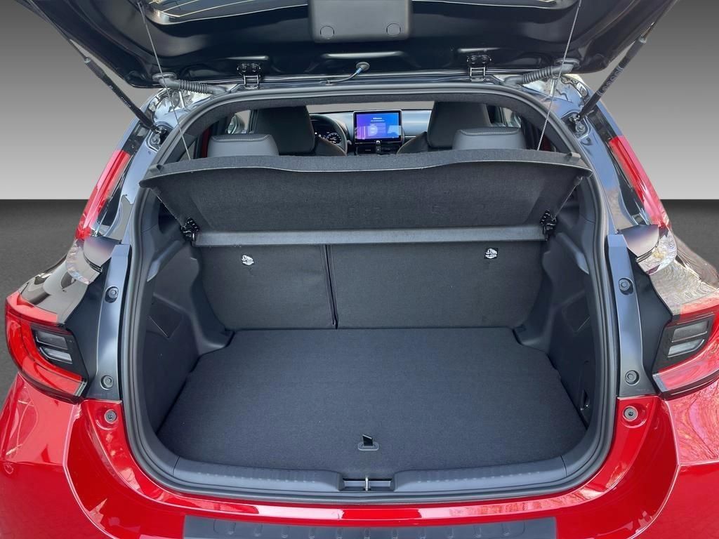 Foto 1 - Yaris Hybrid 130 1,5 Style Plus, *Safety-Paket, Karminrot metallic / Dach mysticschwarz