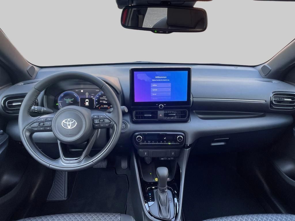 Foto 1 - Yaris Hybrid 130 1,5 Style Plus, *Safety-Paket, Karminrot metallic / Dach mysticschwarz