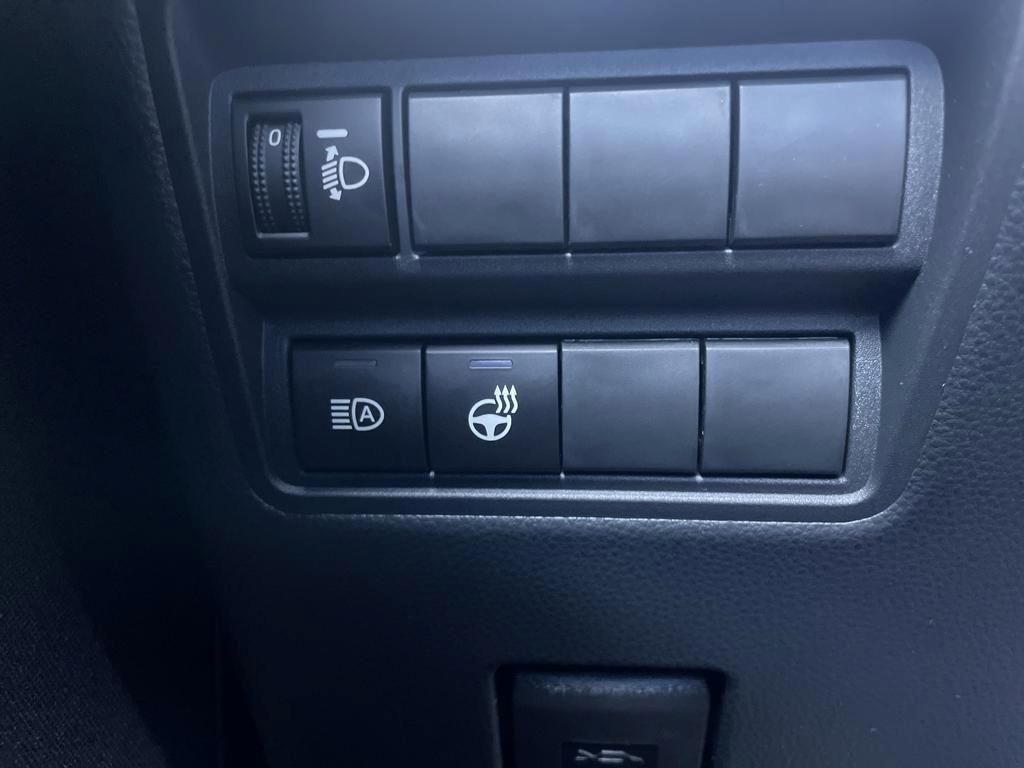 Foto 1 - Yaris Hybrid 130 1,5 Style Plus, *Safety-Paket, Karminrot metallic / Dach mysticschwarz