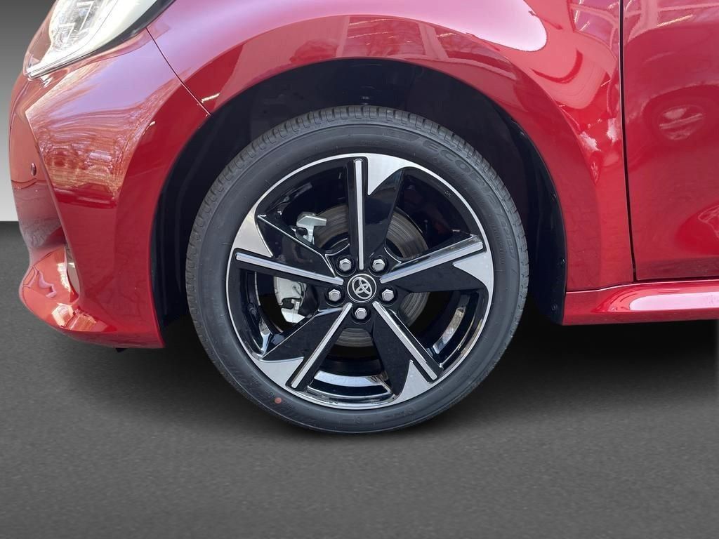 Foto 1 - Yaris Hybrid 130 1,5 Style Plus, *Safety-Paket, Karminrot metallic / Dach mysticschwarz