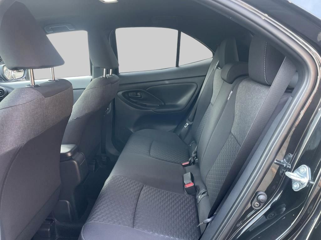 Foto 1 - Yaris Cross Hybrid 130 1.5 VVT-i Teamplayer, *Safety u Winter-Paket, Mysticschwarz Mica