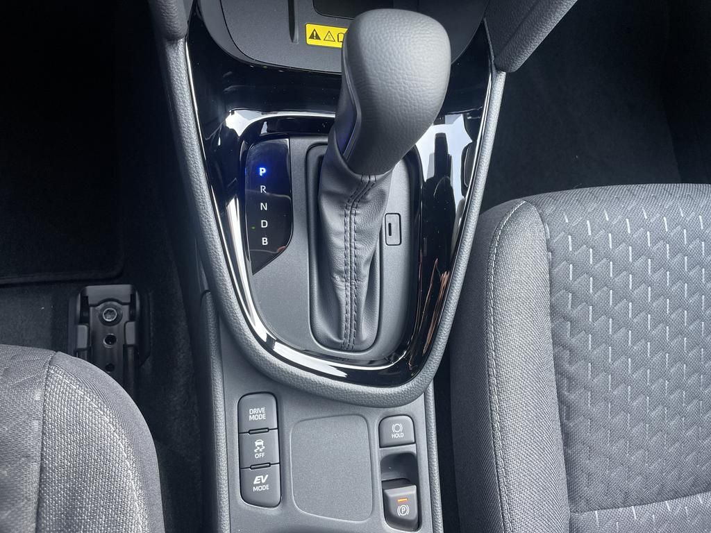 Foto 1 - Yaris Cross Hybrid 130 1.5 VVT-i Teamplayer, *Safety u Winter-Paket, Mysticschwarz Mica