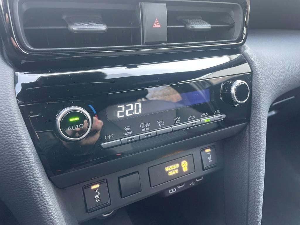 Foto 1 - Yaris Cross Hybrid 130 1.5 VVT-i Teamplayer, *Safety u Winter-Paket, Mysticschwarz Mica